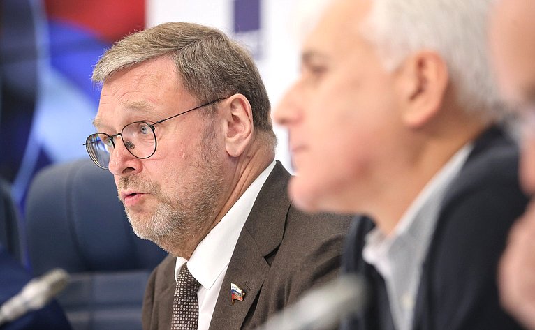 Константин Косачев принял участие в пресс-конференции, посвященной старту проекта «Рыцари детства» (фото ТАСС)