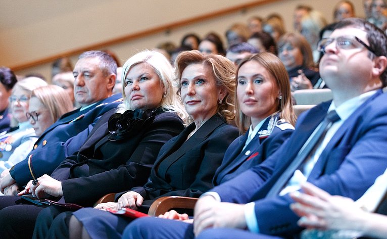 Заместитель Председателя СФ, полковник Вооруженных Сил РФ Инна Святенко открыла первый Московский форум «Женщины в погонах – ZаРазвитие»