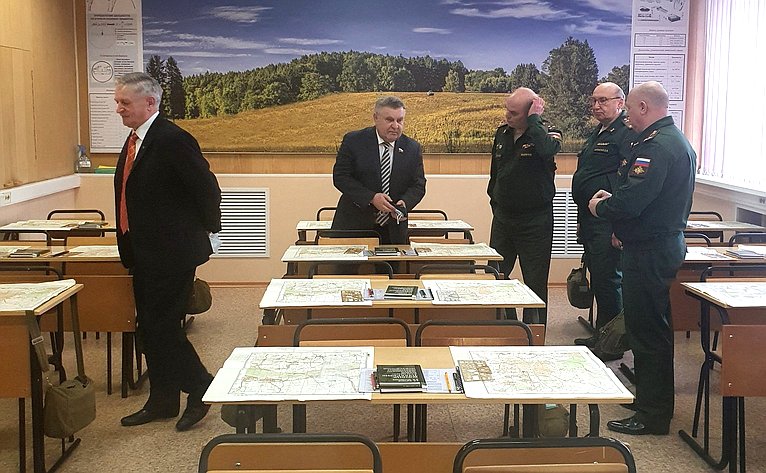 Александр Ракитин посетил военный учебный центр при Петрозаводском Государственном Университете