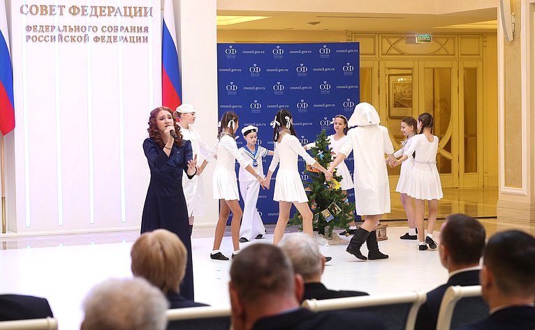 Торжественное открытие патриотической выставки архивных фотографий о блокаде Ленинграда времен 1941–1944 годов «Помните! Через века, через года,-помните!»