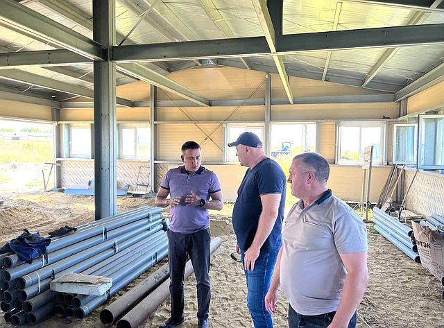 Айрат Гибатдинов в ходе поездки в регион посетил предприятия агропромышленного комплекса в Вешкаймском районе