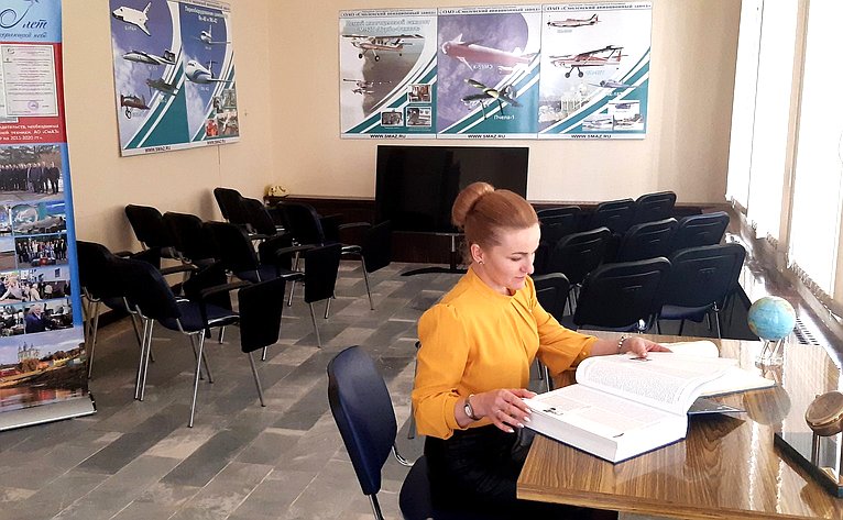 Ирина Кожанова посетила музей предприятия, в котором собраны все достижения СмАЗа