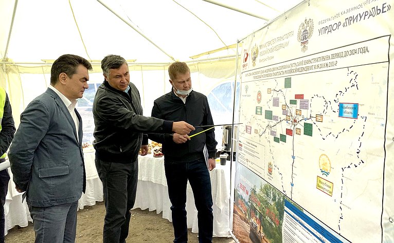 Ирек Ялалов ознакомился с ходом реализации наиболее значимых объектов в Уфимском, Буздякском и Благоварском районах Республики Башкортостан