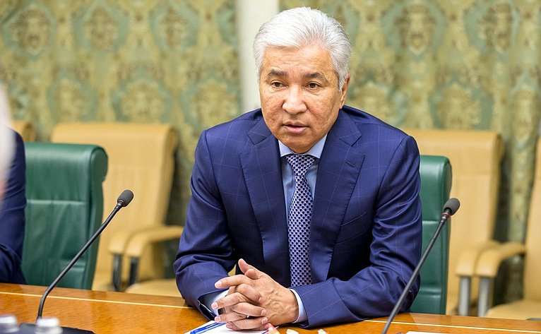 Посол Республики Казахстан в Российской Федерации И. Тасмагамбетов