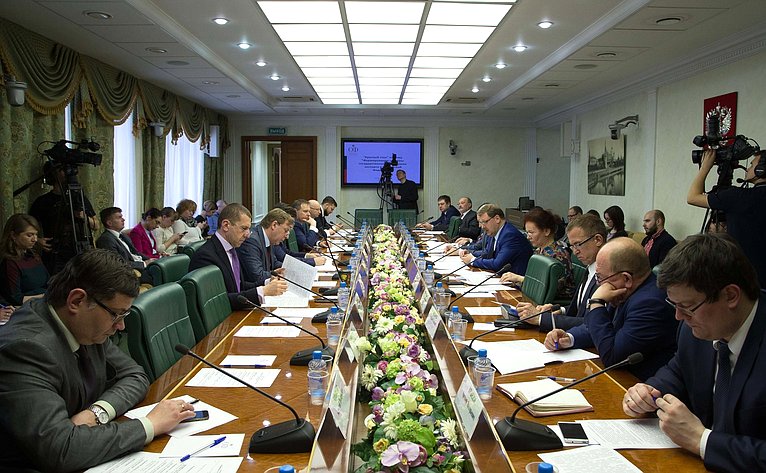 «Круглый стол» Комитета СФ по международным делам