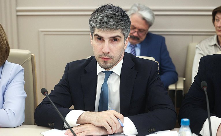 Совещание Комитета СФ по бюджету и финансовым рынкам «Трансформация трудовых отношений в условиях цифровизации: преодоление теневой занятости и восстановление социально-трудовых гарантий и фискальной устойчивости бюджетной системы РФ»