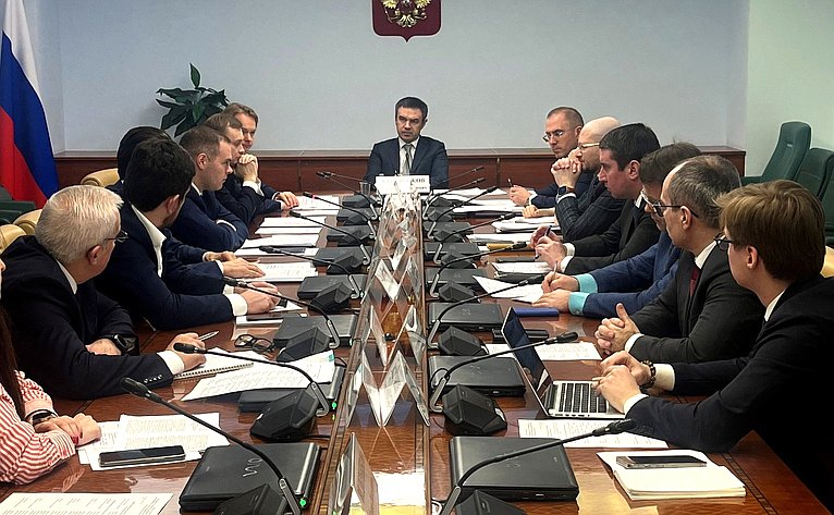 Мурат Хапсироков провел совещание по вопросам совершенствования законодательного регулирования с целью создания условий для привлечения частных инвестиций в космическую отрасль