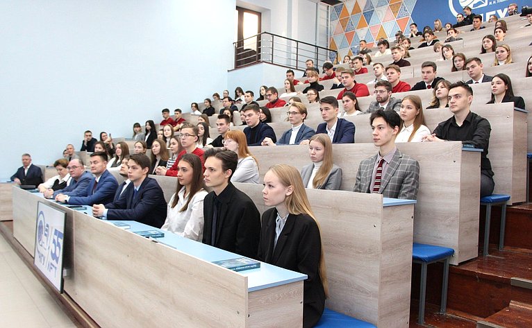 Николай Федоров провел в Чувашском государственном университете имени И.Н. Ульянова встречу со студентами высших учебных заведений республики