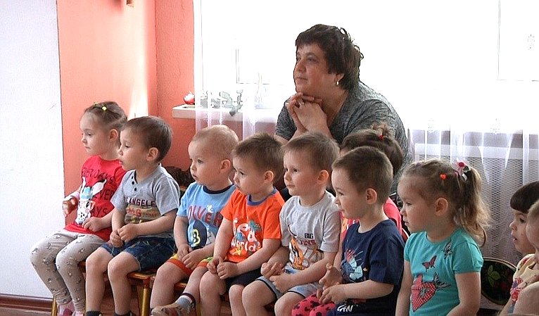 Юрий Валяев поздравил воспитанников Дома ребенка в Еврейской автономной области с Международным днем защиты детей