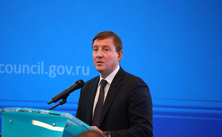 Андрей Турчак подвел итоги заседания Совета по развитию цифровой экономики при верхней палате парламента