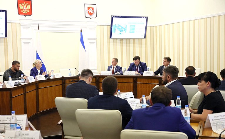 Сенаторы провели совещания по интеграции Запорожской и Херсонской областей в экономическую систему России и поддержке МСП