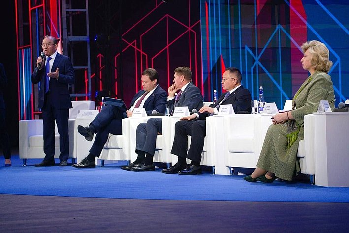 Председатель Комитета СФ по федеративному устройству, региональной политике, МСУ и делам Севера Андрей Шевченко выступил на Всероссийском форуме развития жилищно-коммунального хозяйства на тему «Совершенствование управления жилищным фондом»