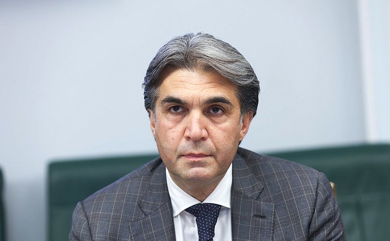 Круглый стол на тему «Инструменты развития производства малотоннажной химии в условиях санкционного давления»