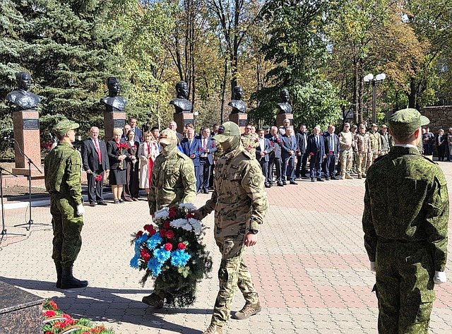 Ольга Бас в ходе поездки в регион приняла участие в торжественном мероприятии, посвященном 130-летию со дня основания города Антрацита