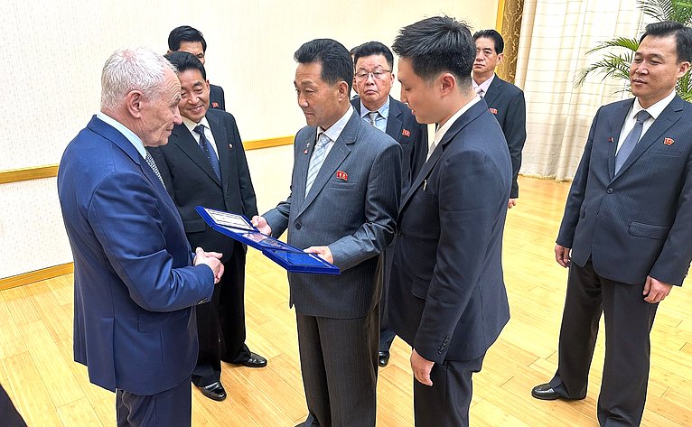 Делегация группы по сотрудничеству Совета Федерации с Верховным народным собранием КНДР находится с рабочим визитом в г. Пхеньяне