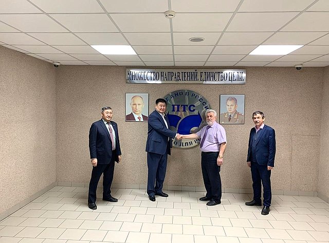 В. Мархаев провел рабочую встречу с президентом компании АО «ПТС»