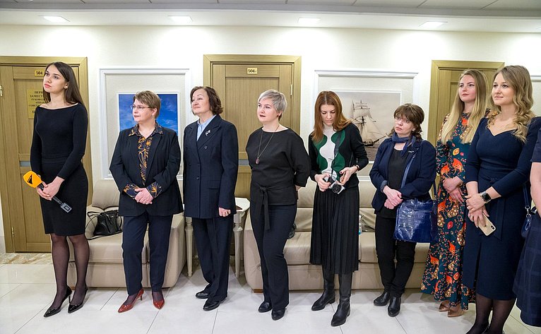 Открытие в Совете Федерации фотовыставки «Мир глазами жён российских дипломатов»