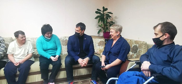 Эдуард Исаков посетил реабилитационный центр в Ханты-Мансийском автономном округе — Югре