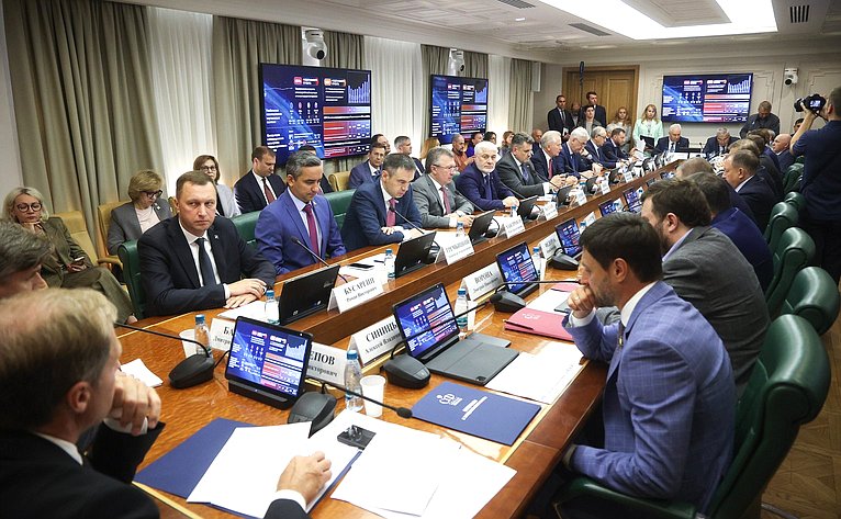Расширенное заседание Комитета Совета Федерации по экономической политике (в рамках Дней Саратовской области в Совете Федерации)
