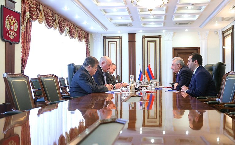 Встреча председателя Комитета СФ по международным делам Григория Карасина с Чрезвычайным и Полномочным Послом Республики Армения в РФ