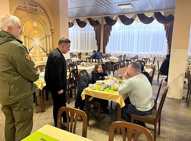 Айрат Гибатдинов в ходе поездки в новые регионы России встретился с военнослужащими и местными жителями, посетил социальные учреждения