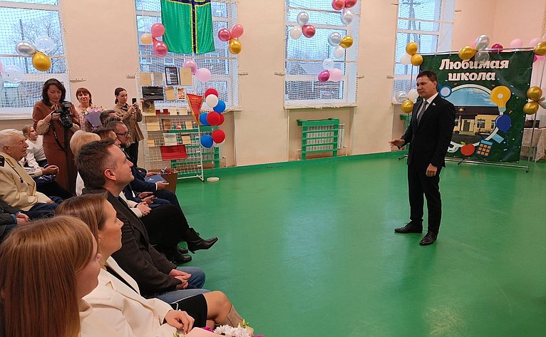 Игорь Зубарев принял участие в торжественном мероприятии, посвященном 220-летию школы в селе Шокша Прионежского района