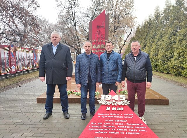 Олег Алексеев во время рабочей поездки в регион принял участие в торжествах, посвященных 60-летию со дня полета в космос Юрия Гагарина