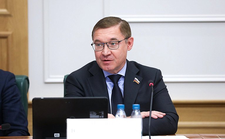 Владимир Якушев