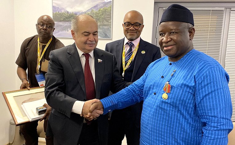 Встреча делегации Совета Федерации с Президентом Республики Сьерра-Леоне Джулиусом Маада Био