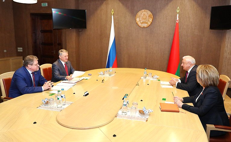 Встреча Ю. Воробьева с М. Мясниковичем и М. Щеткиной
