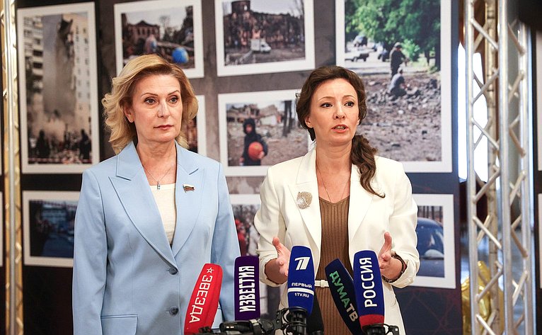 Пресс-подход Инны Святенко и Анны Кузнецовой по итогам заседания парламентской комиссии по расследованию преступных действий в отношении несовершеннолетних со стороны киевского режима