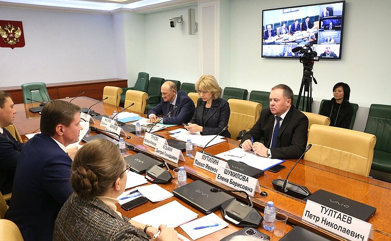 Круглый стол Комитета СФ по федеративному устройству, региональной политике, МСУ и делам Севера