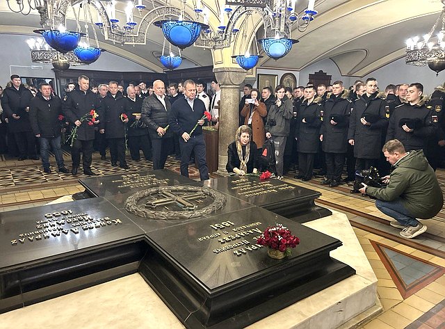 Екатерина Алтабаева в рамках региональной недели приняла участие в памятных мероприятиях, посвященных 218-й годовщине со дня рождения вице-адмирала Владимира Алексеевича Корнилова