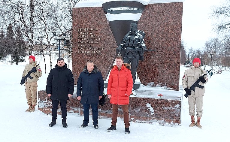 Денис Гусев почтил память воинов-интернационалистов в городе Нарьян-Маре