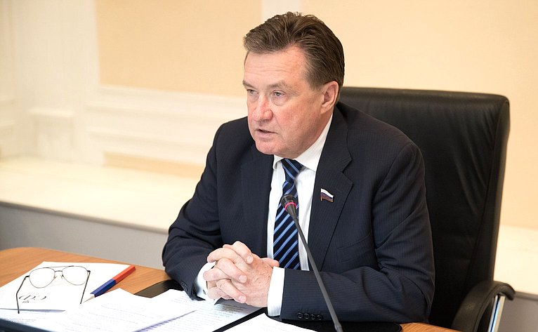 С. Рябухин: Надо навести порядок на рынке табачной продукции | Совет ...