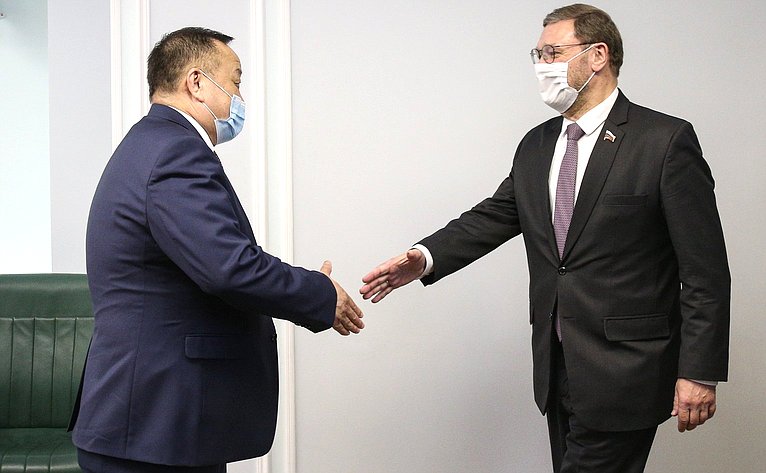 Встреча Константина Косачева с Чрезвычайным и Полномочным Послом Монголии в Российской Федерации Дуламсурэном Даваа