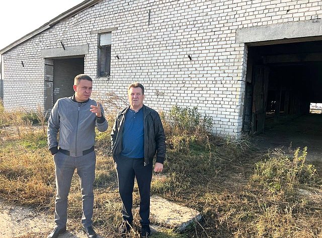 Айрат Гибатдинов в преддверии Дня работника сельского хозяйства и перерабатывающей промышленности посетил ряд агропромышленных предприятий Ульяновской области