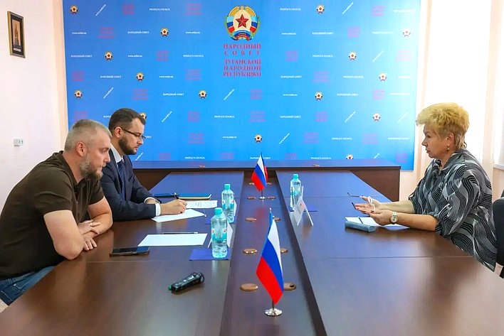Ольга Бас в ходе поездки в регион провела встречу с членами Палаты молодых законодателей при СФ