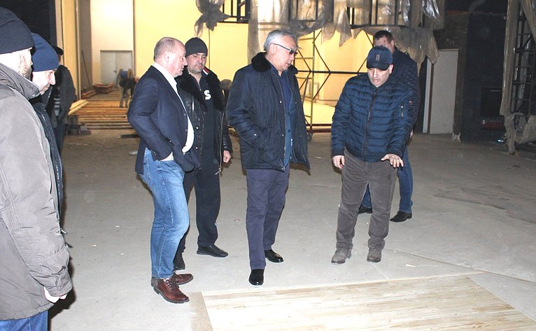 Баир Жамсуев в ходе поездки в регион ознакомился с завершающим этапом ремонта Драматического театра в г. Чите