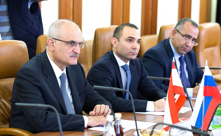 Встреча председателя Комитета СФ по международным делам Константина Косачева с Министром финансов Ливанской Республики Али Халилем