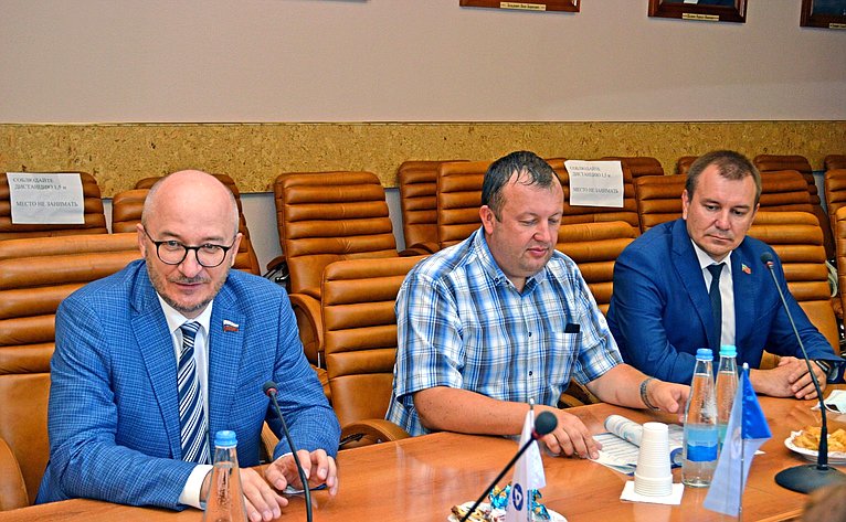 Олег Цепкин принял участие в совещании с главой города Трехгорного и председателем городского Собрания депутатов