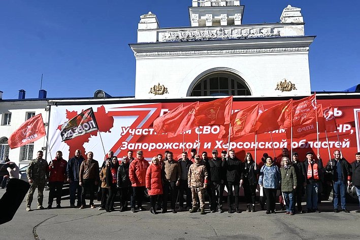 Айрат Гибатдинов принял участие в торжественной церемонии отправки гуманитарной помощи из Ульяновска в Донбасс и Новороссию