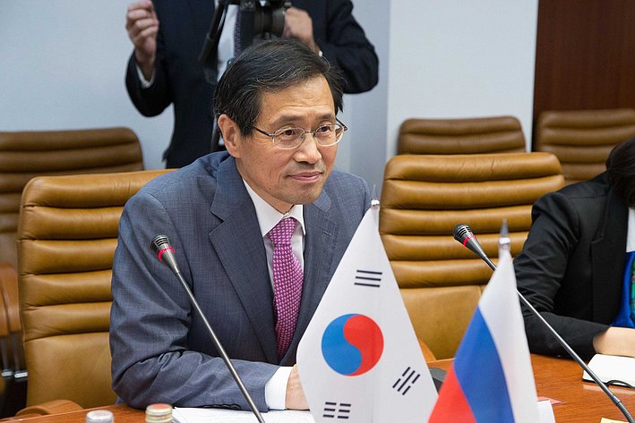 Чрезвычайный и Полномочный Посол Республики Корея в РФ Пак Ро Бёк