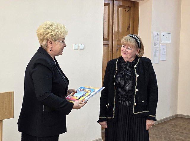 Ольга Бас провела лекцию с будущими филологами и журналистами Луганского педагогического университета