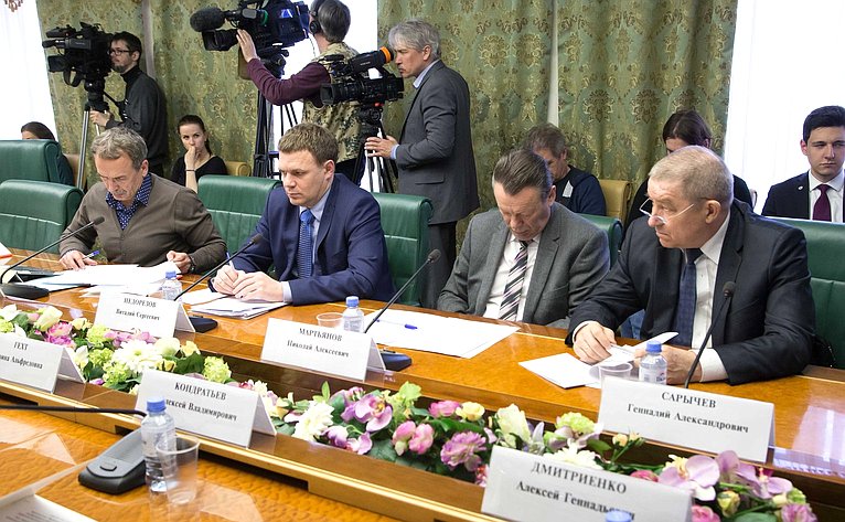 «Круглый стол» на тему «Анализ состояния, возможных путей защиты и повышения уровня российского технологического суверенитета»