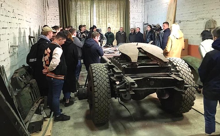 Сергей Березкин в ходе поездки в регион принял участие в презентации проекта Клуба исторических автомобилей по восстановлению грузовика ЯАЗ-200