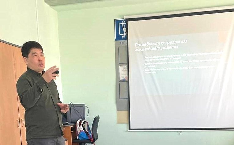 Баир Жамсуев осмотрел материальную базу кафедры стрельбы из лука в городе Чита