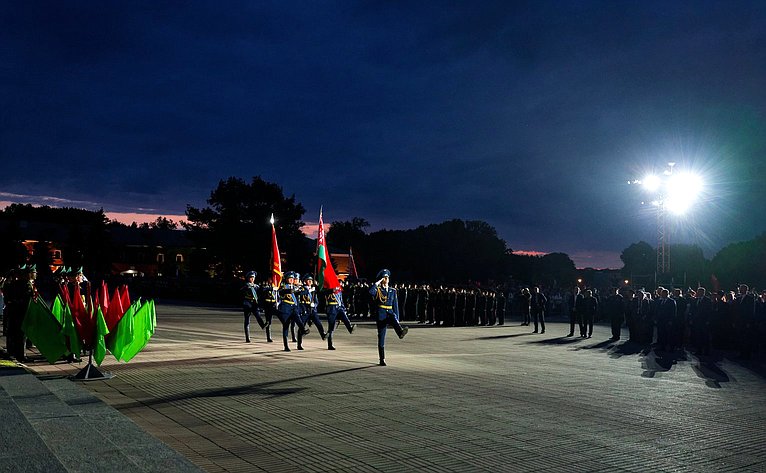 В память о событиях Великой Отечественной войны в ночь на 22 июня прошел митинг-реквием