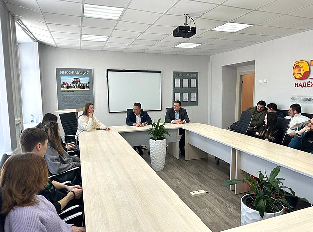 Айрат Гибатдинов провёл встречу со студентами экономического факультета Ульяновского государственного аграрного университета