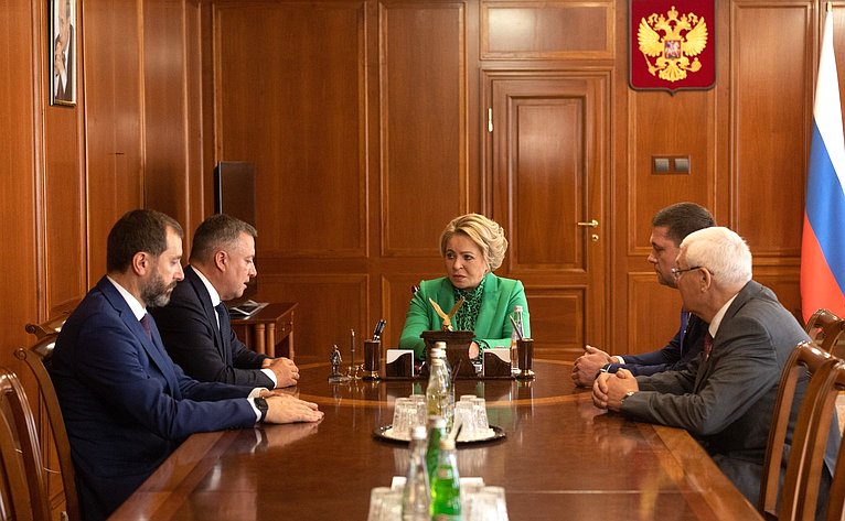 Валентина Матвиенко провела встречу с губернатором Иркутской области Игорем Кобзевым
